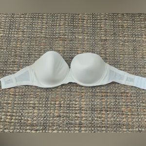 white Strapless bra